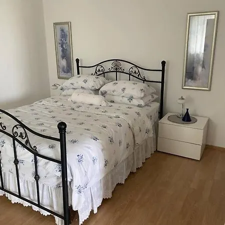 דירה Lovely 3 Bedroom In Quiet Area W/ Pool *