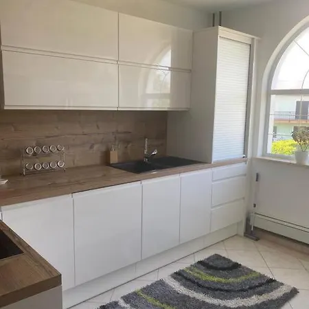 Lovely 3 Bedroom In Quiet Area W/ Pool Διαμέρισμα *